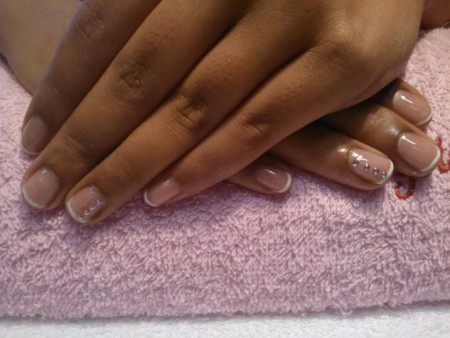 Gél lakk saját körömre strasszal...